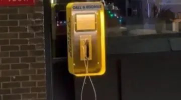 إعادة تفعيل الهواتف العمومية لتعزيز التواصل بين الأجيال ومواجهة الوحدة